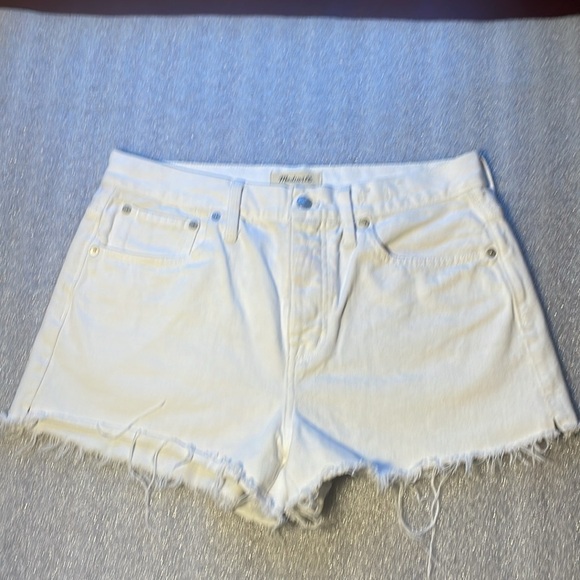 Madewell Relaxed Denim Shorts in Tile White 28 - Picture 2 of 10
